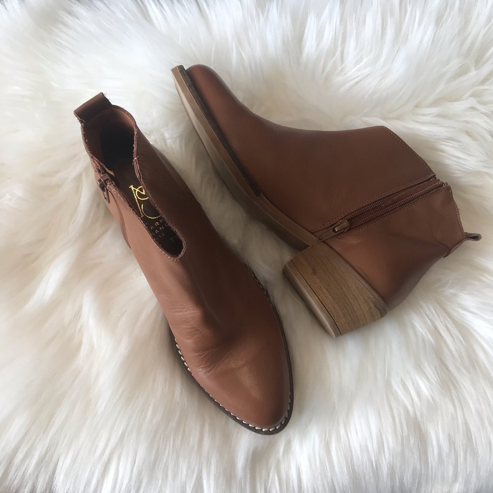 NWOB Marroqui Sanchez cognac leather booties